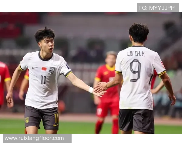 足球明星儿子叛逆心态揭秘背后的家庭压力与个人成长困境